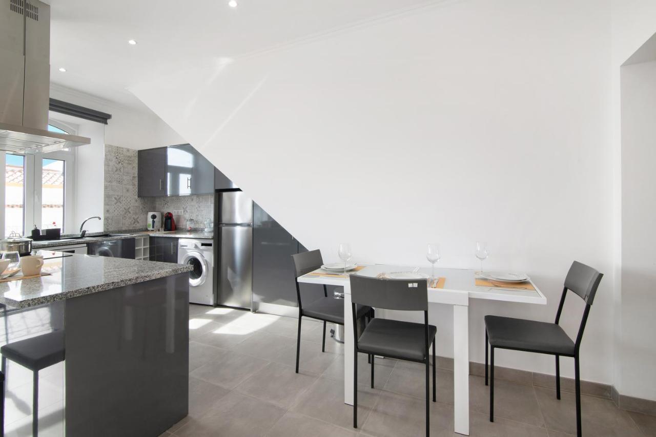 Traditional 3 Bedroom Apartment Alte Exteriör bild