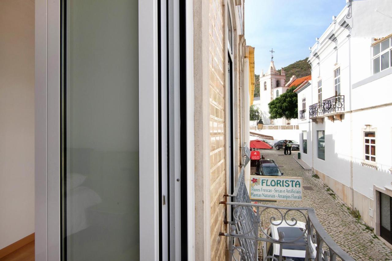 Traditional 3 Bedroom Apartment Alte Exteriör bild