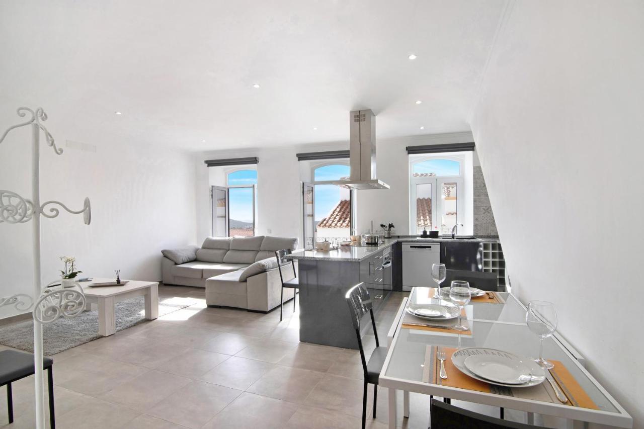 Traditional 3 Bedroom Apartment Alte Exteriör bild